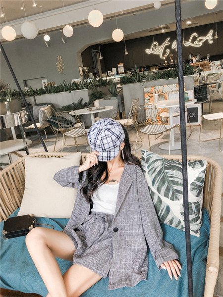 Női kockás kabát és rövidnadrág szett