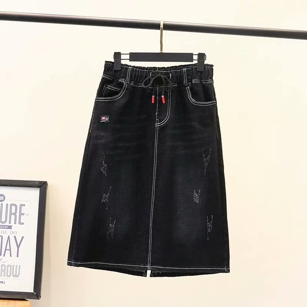 Μοντέρνα γυναικεία φούστα denim  με τσέπη σε μαύρο χρώμα