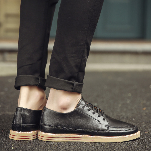 Pantofi moderni pentru barbati din piele ecologica in negru, gri si portocaliu