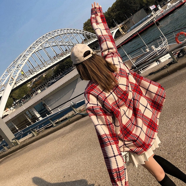 Palton de dama in carouri cu buzunare si guler clasic