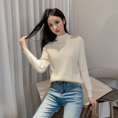 Modern női pulóver alacsony pólógallérral, kivágásokkal több színben