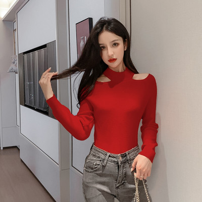 Modern női pulóver alacsony pólógallérral, kivágásokkal több színben