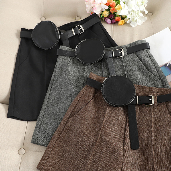 Модерен дамски къс панталон с висока талия и колан 