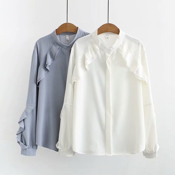 Μοντέρνο γυναικείο πουκάμισο με μακρύ μανίκι μπλε και άσπρο χρώμα