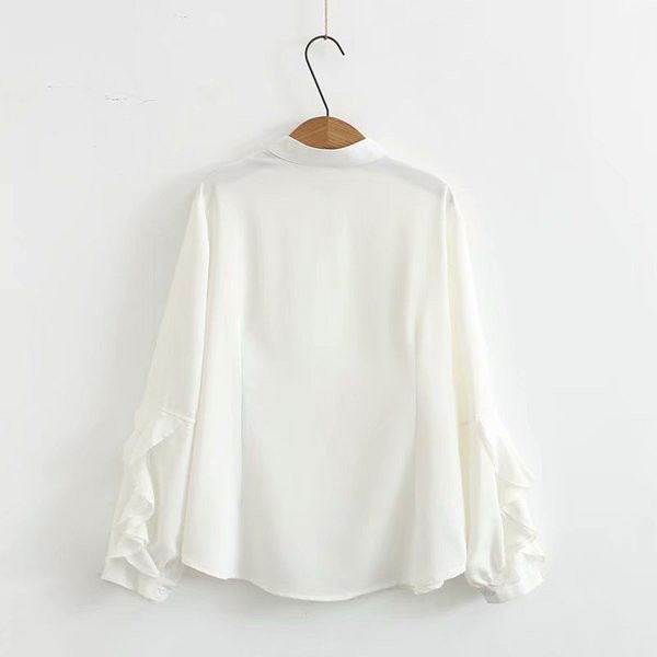 Μοντέρνο γυναικείο πουκάμισο με μακρύ μανίκι μπλε και άσπρο χρώμα