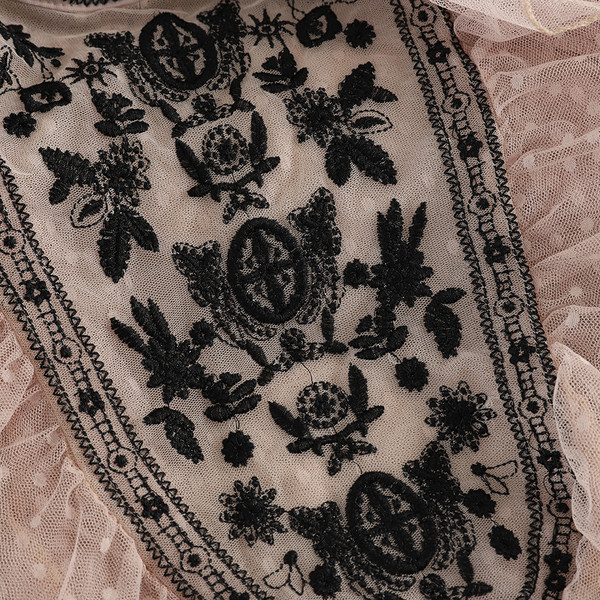 Cămașă casual de damă cu broderie și guler înalt în mai multe culori