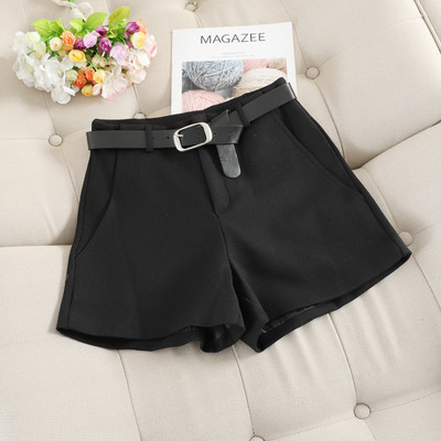 Μοντέρνα γυναικεία σορτς σε γκρι και μαύρο με ζώνη και ψηλή μέση