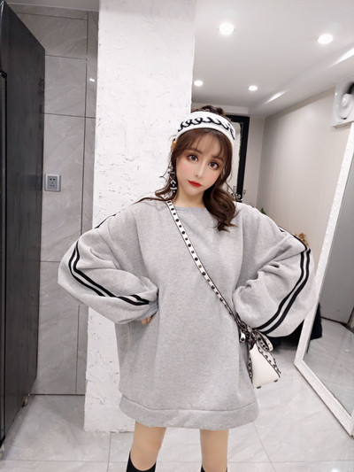 Μακρύ και φαρδύ γυναικείο φούτερ  σε τρία χρώματα