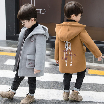 Модерно детско палто с качулка и апликация в сив и кафяв цвят 
