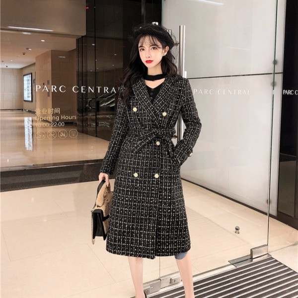 Дълго елегантно карирано палто с колан и копчета