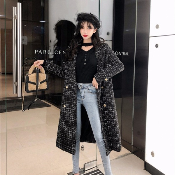 Дълго елегантно карирано палто с колан и копчета