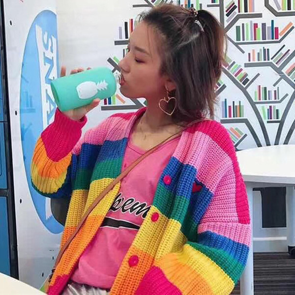 Női alkalmi színes mellény gombokkal és felirattal