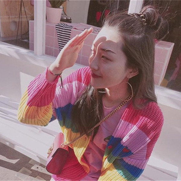 Női alkalmi színes mellény gombokkal és felirattal