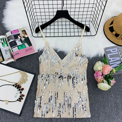 Κομψό γυναικείο αμάνικο με λεπτούς ιμάντες ώμου και πούλιες σε μπεζ και μαύρο χρώμα