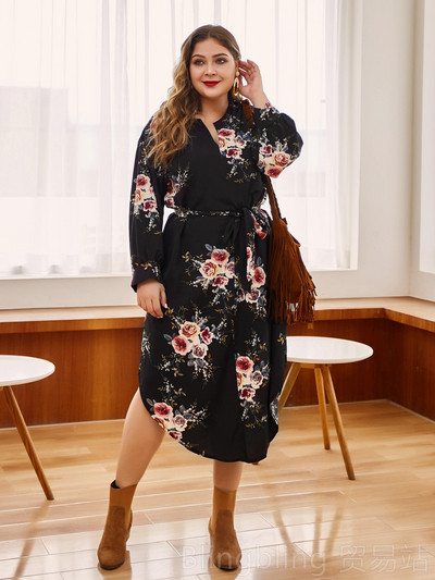Alkalmi női ruha virágmintás fekete színben