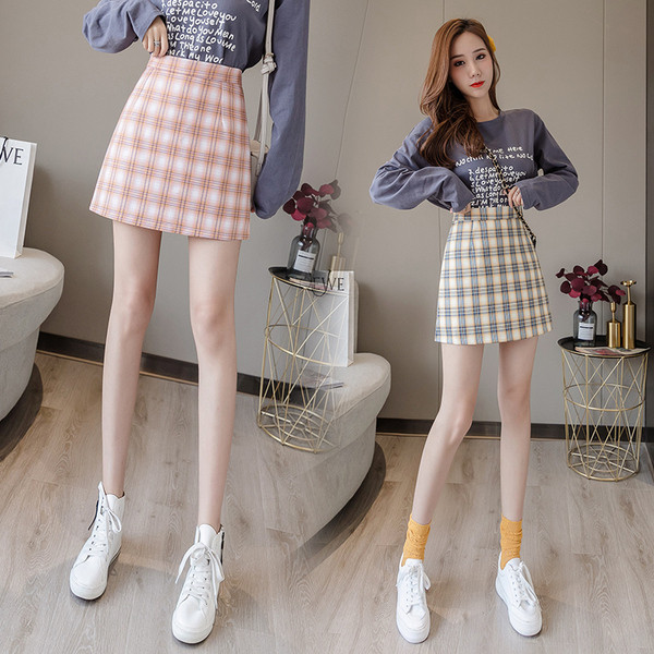 Fusta scurtă în carouri de damă modernă - talie înaltă