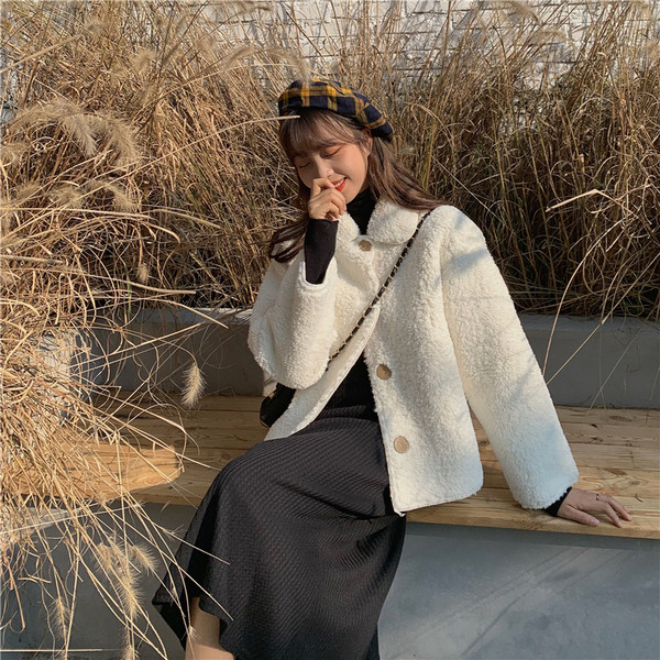 Rövid tavaszi-őszi kabát, két színben