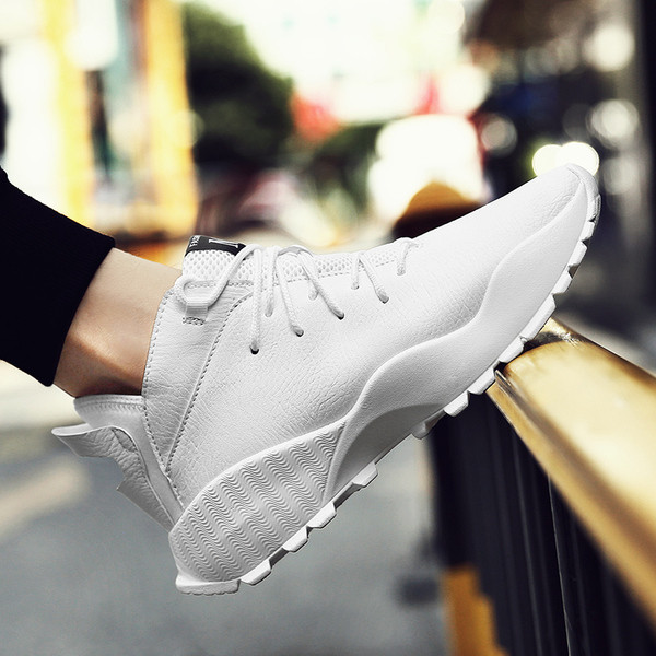 Модерни мъжки маратонки от еко кожа с връзки в бял и черен цвят 