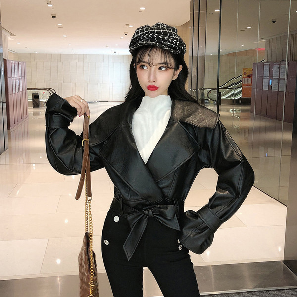 Geaca scurta de dama din piele ecologica in negru si verde