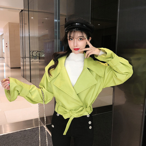 Geaca scurta de dama din piele ecologica in negru si verde