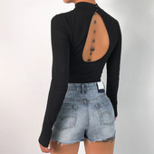 Дамско ежедневно боди в черен цвят с гол гръб и надпис