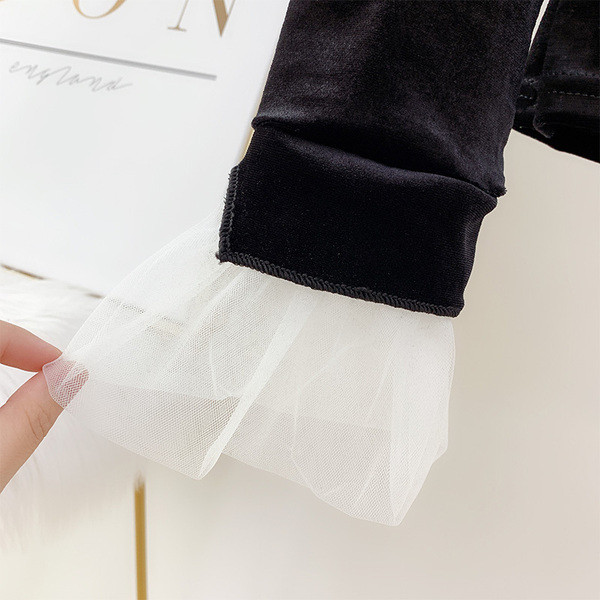 Μοντέρνα γυναικεία βελούδινη μπλούζα με τούλι σε μαύρο χρώμα