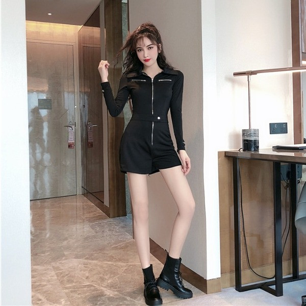 Salopeta scurta de dama cu fermoar de culoare neagra