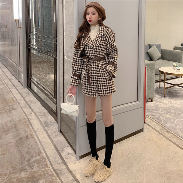 Модерно пролетно-есенно карирано палто