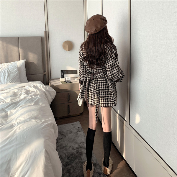 Модерно пролетно-есенно карирано палто