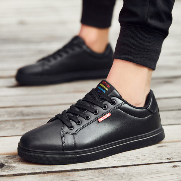 Adidasi casual barbatesti cu talpa plata din piele ecologica in alb si negru