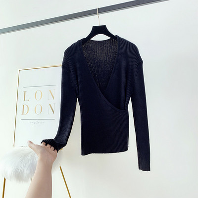 Alkalmi női pulóver spitz nyakkivágással, több színben