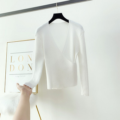 Alkalmi női pulóver spitz nyakkivágással, több színben