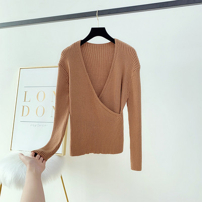 Alkalmi női pulóver spitz nyakkivágással, több színben