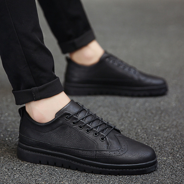 Κομψά ανδρικά παπούτσια με κορδόνια και επίπεδη σόλα από οικολογικό δέρμα