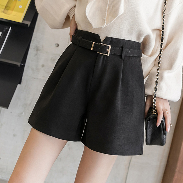 Актуални къси дамски панталони с висока талия и колан в сив,черен и бежов цвят