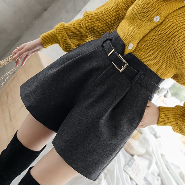 Актуални къси дамски панталони с висока талия и колан в сив,черен и бежов цвят