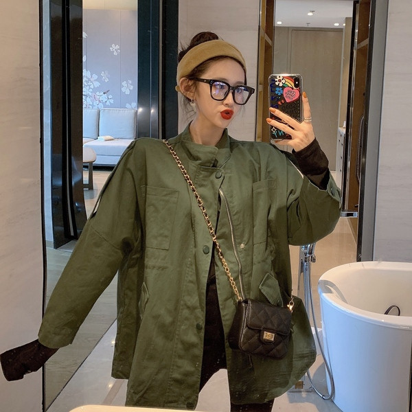 Geaca subtire de primavara-toamna in verde si negru cu nasturi si buzunare