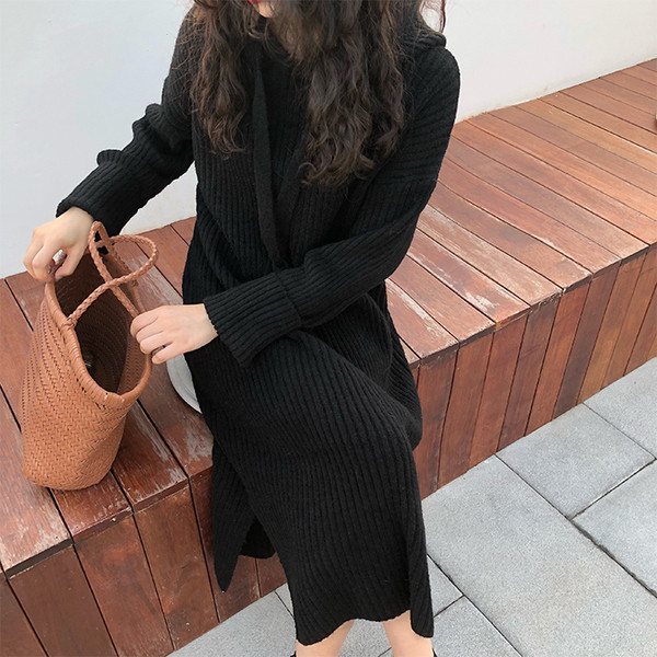 Γυναικείο μακρύ πλεκτό φόρεμα με κουκούλα σε δύο χρώματα