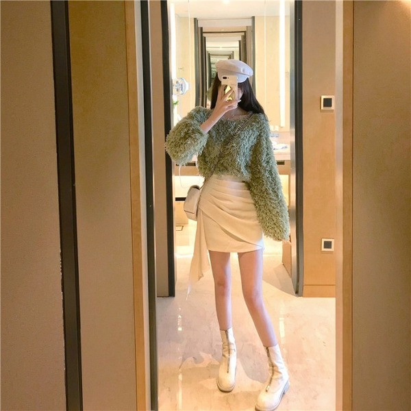 Γυναικεία μπλούζα με κρόσσια και οβάλ λαιμόκοψη σε δύο χρώματα