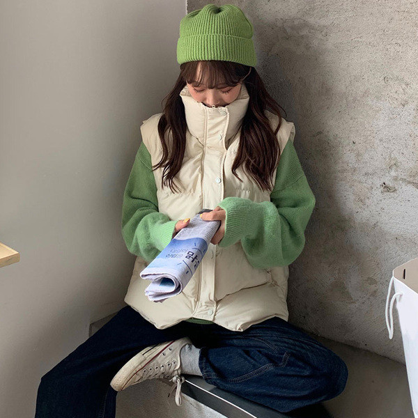 Vesta de actualitate dama cu guler inalt in doua culori