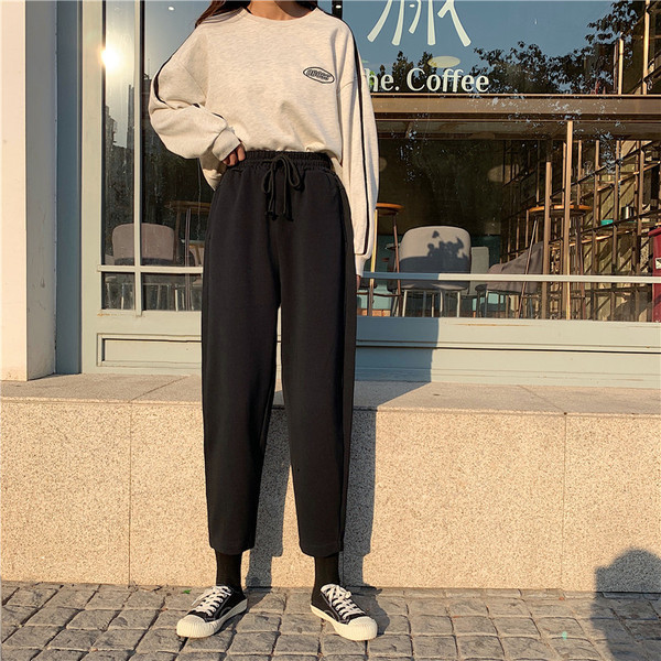 Γυναικείο αθλητικό παντελόνι σε γκρι και μαύρο χρώμα με ελαστική μέση