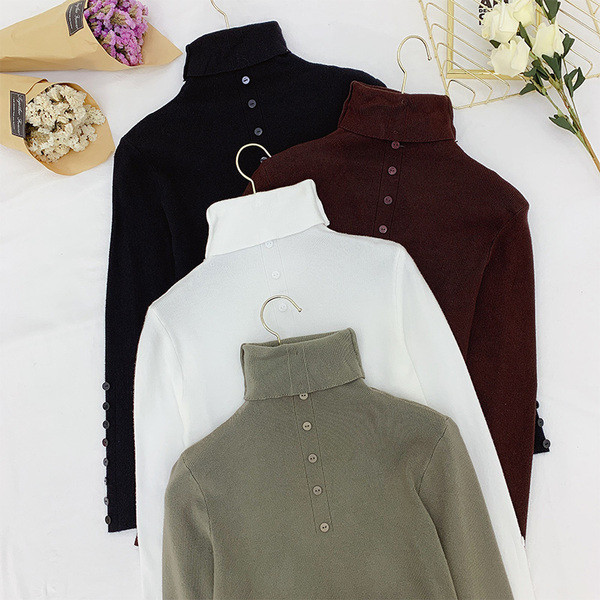Modern női pulóver magas gallérral, négy színben