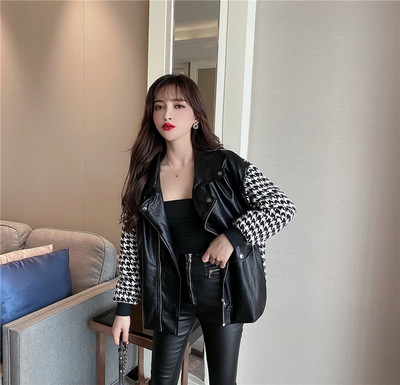 Γυναικείο κοντό  έκο δερμάτινο μπουφάν με καρό μανίκια