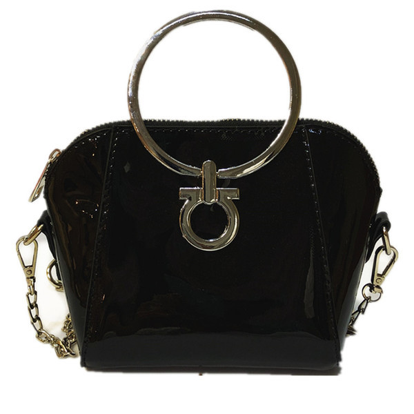 Modern női táska rövid és hosszú füllel, fekete színben