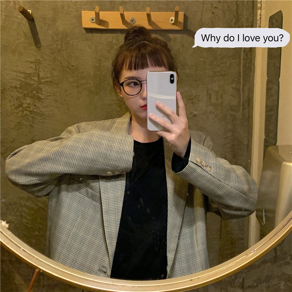 Дамско модерно карирано сако широк модел