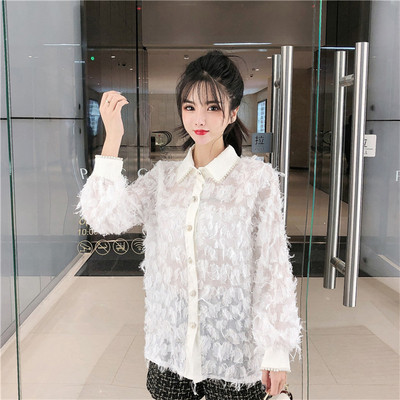 Μοντέρνο γυναικείο πουκάμισο σε λευκό και μαύροχρώμα με κρόσσια