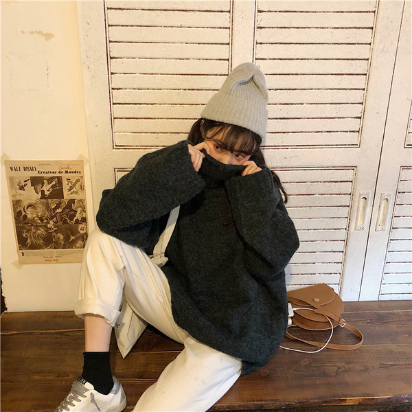 Γυναικείο μοντέρνο πουλόβερ με υψηλό γιακά σε διάφορα χρώματα