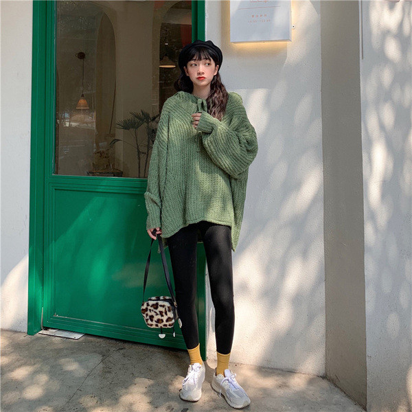 Női alkalmi pulóver két színben kapucnival