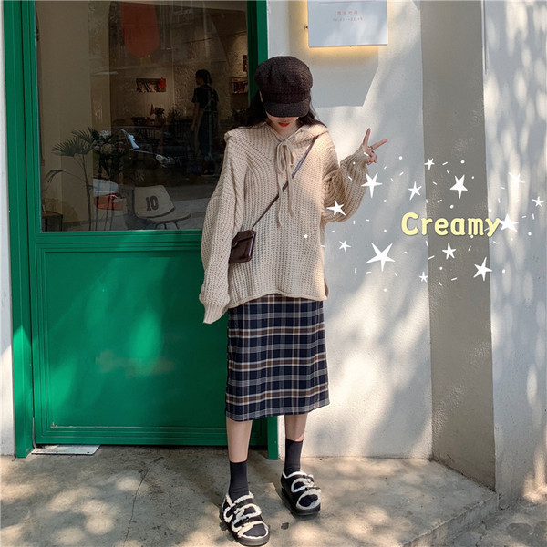 Női alkalmi pulóver két színben kapucnival