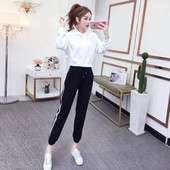 Set de hanorac scurt și pantaloni sport de damă